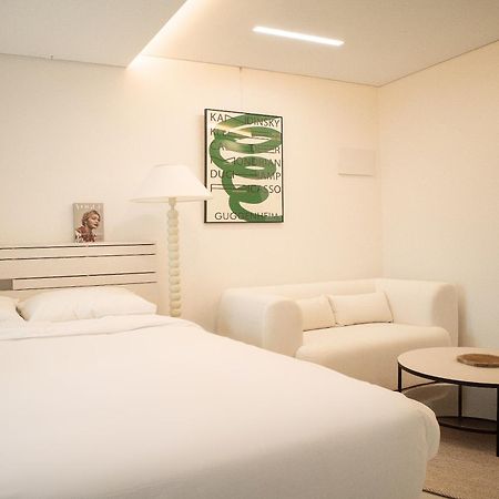 Uh Flat The Seocho Apartman Szöul Kültér fotó