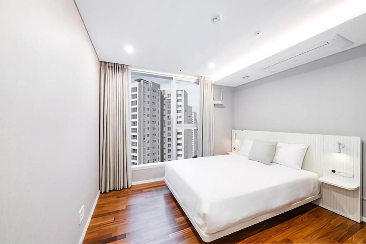 Uh Flat The Seocho Apartman Szöul Kültér fotó