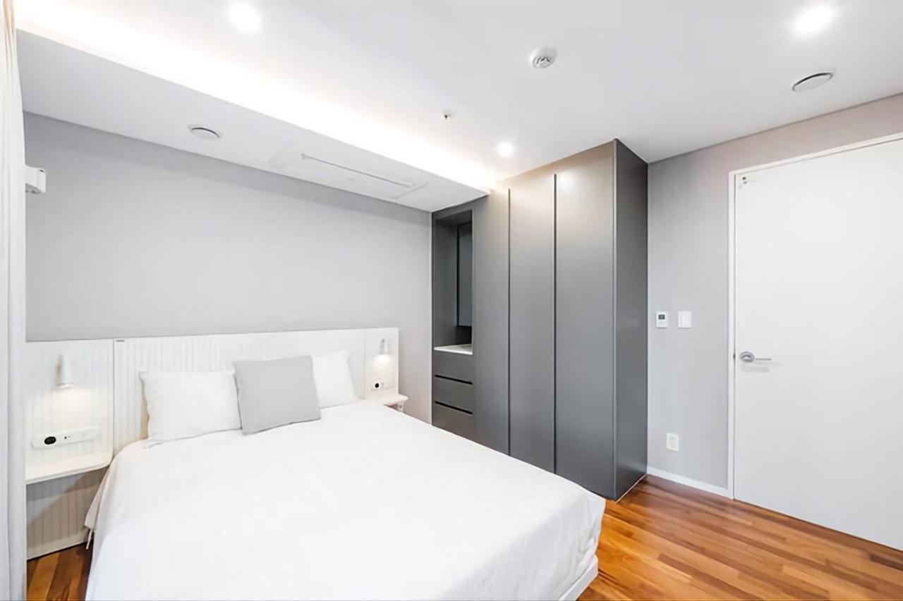 Uh Flat The Seocho Apartman Szöul Kültér fotó