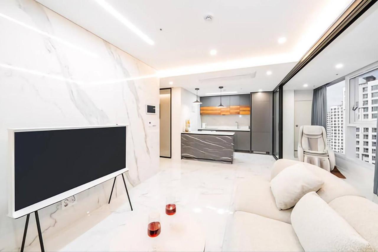 Uh Flat The Seocho Apartman Szöul Kültér fotó