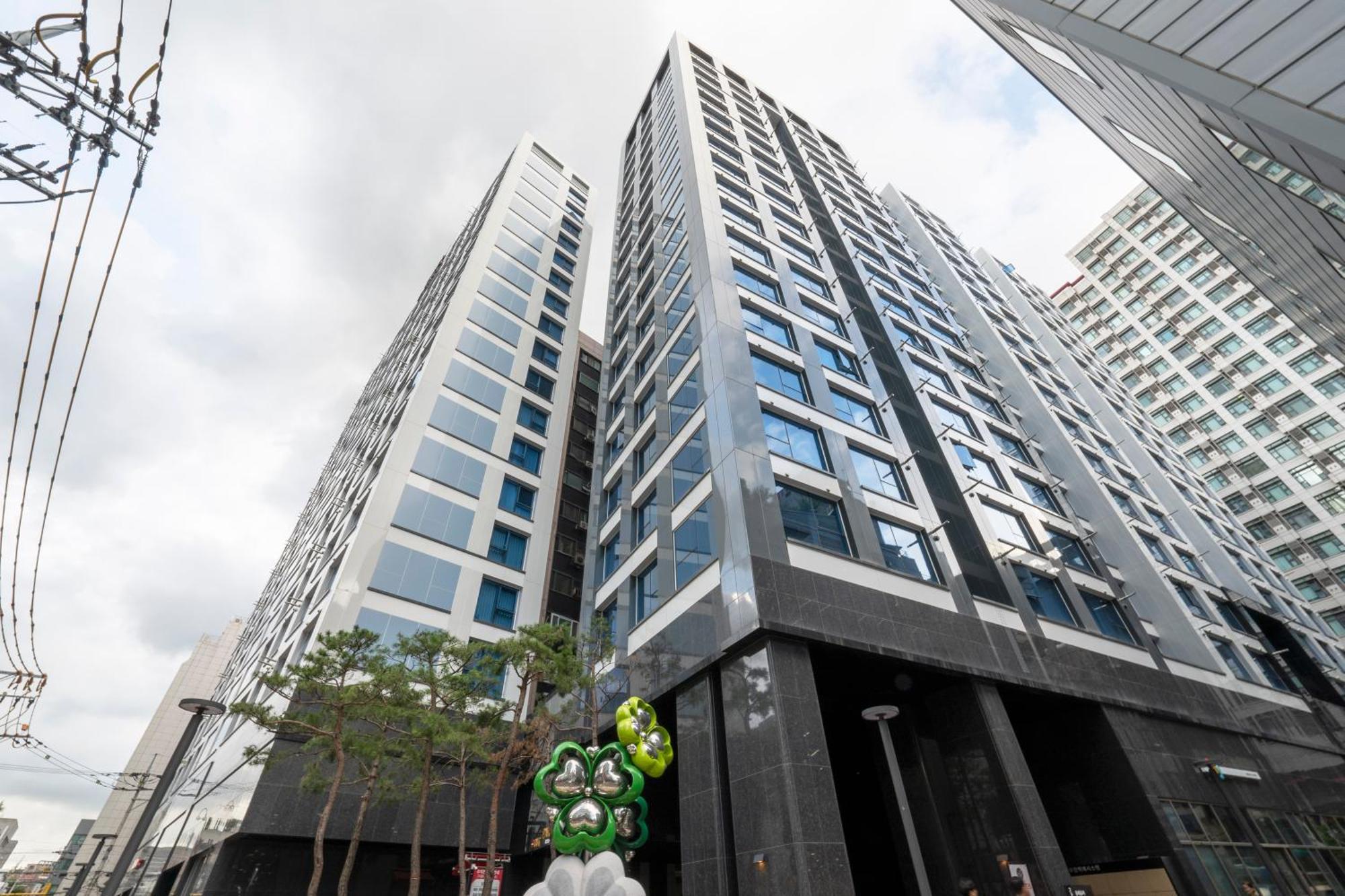 Uh Flat The Seocho Apartman Szöul Kültér fotó
