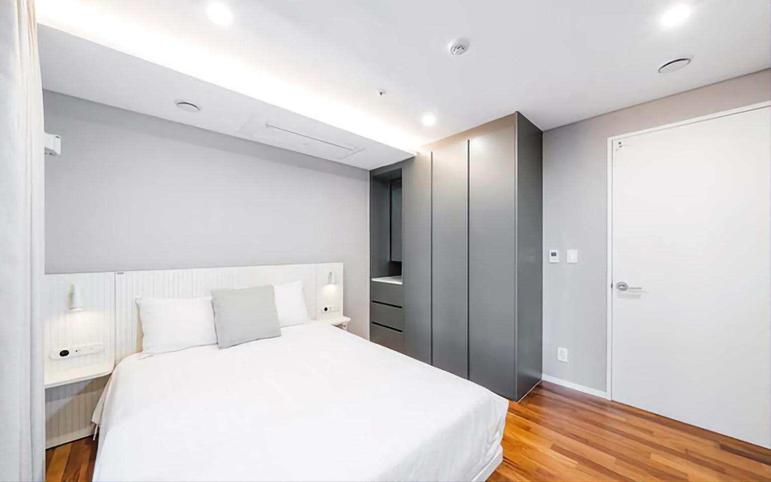 Uh Flat The Seocho Apartman Szöul Kültér fotó